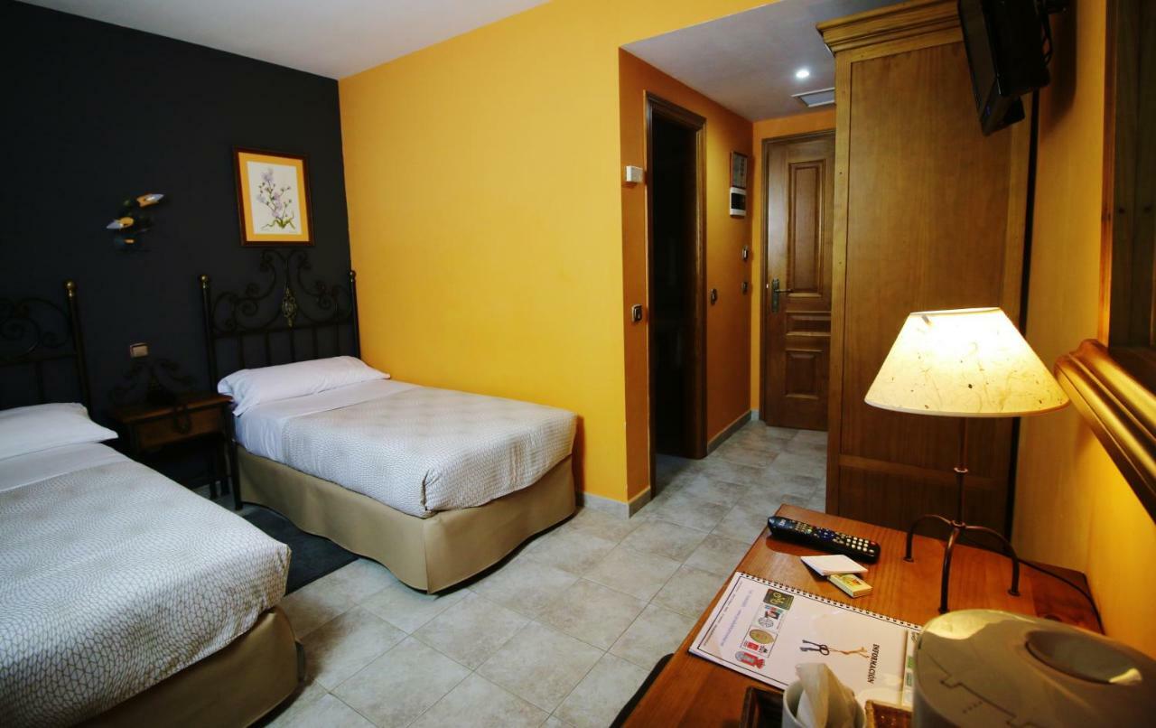 Posada Del Camino Real Torrelaguna Exterior foto